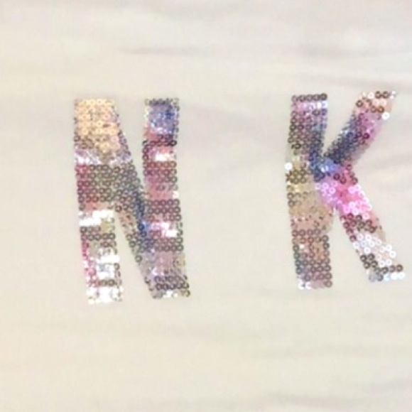 NWOT PINK Victoria’s Secret T-shirt with iridescent sequin PINK logo on back. - Picture 4 of 8